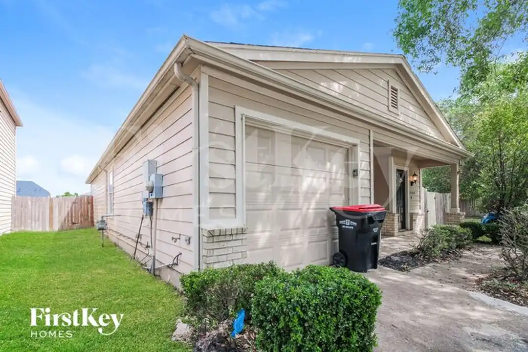 3235 Becker Glen St - View 2