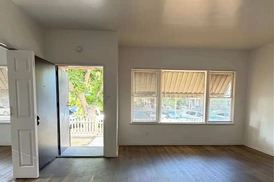 531 W 5th St unit 531A – photo 1
