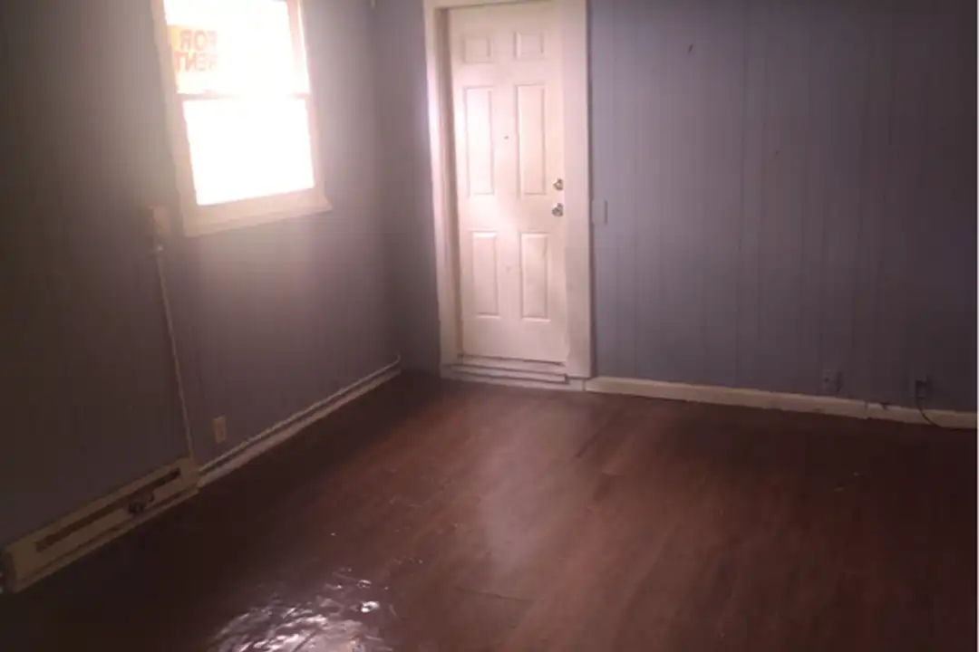 1532 Woodland Ave NW unit 2 – photo 1