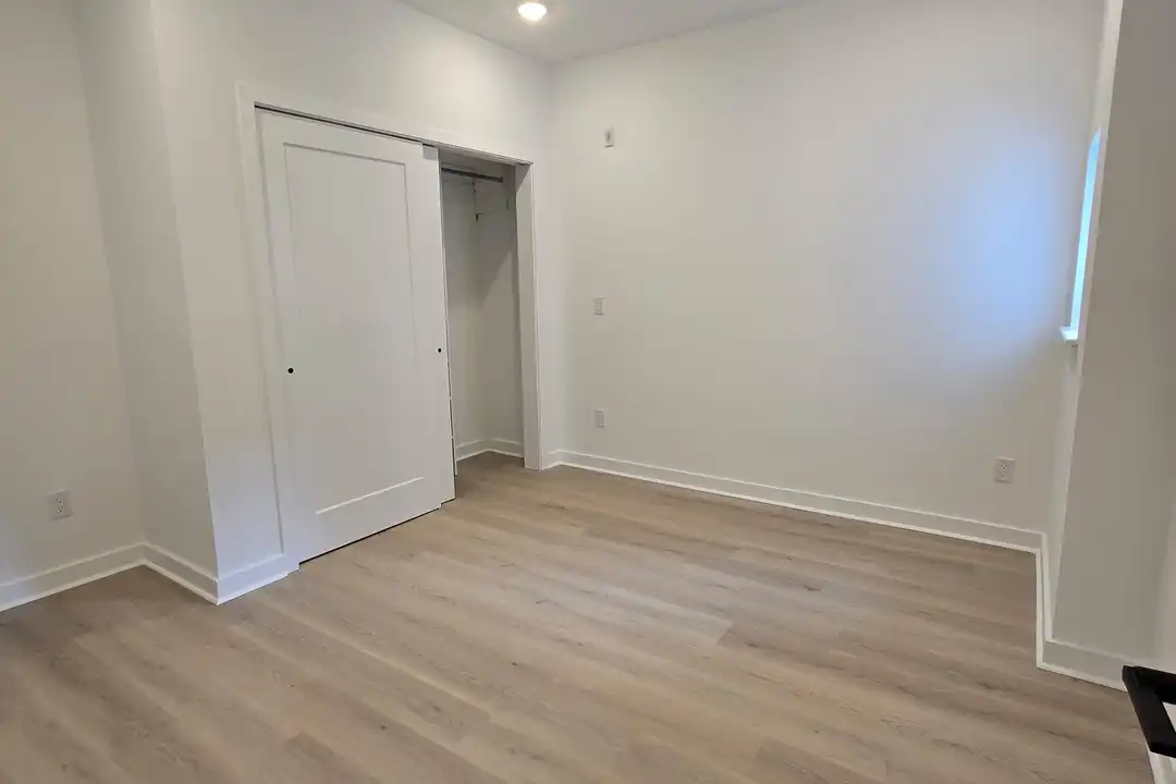 1628 Ridge Ave unit B - Изглед 3