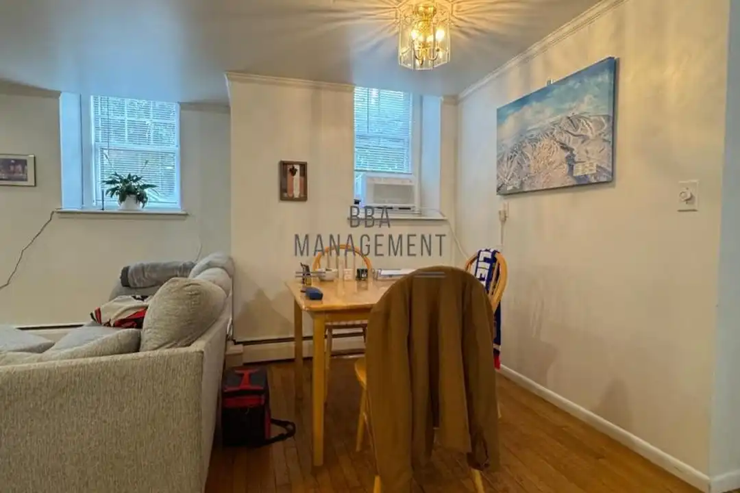 92 Strathmore Rd - View 4