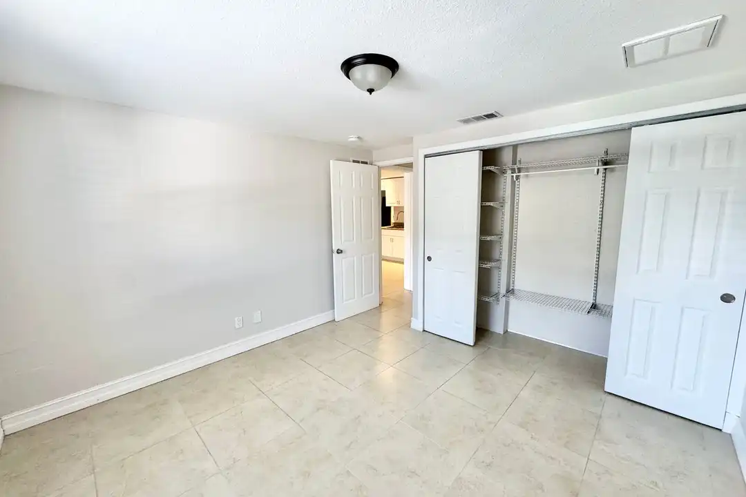5389 Treetops Dr - More
