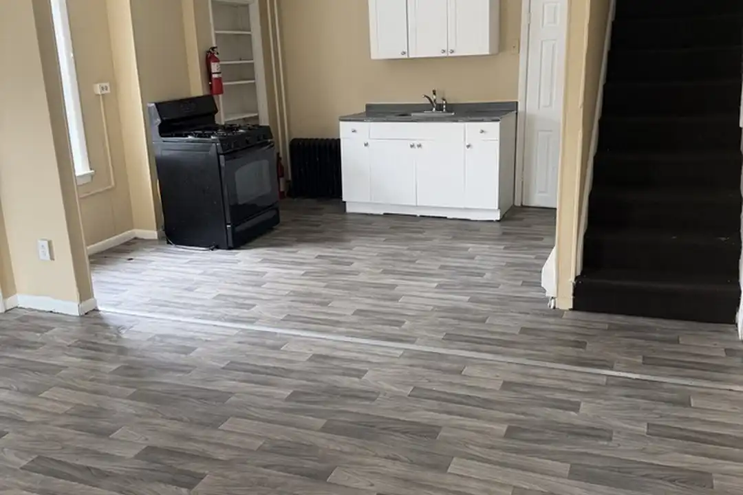 332 Green St - View 5