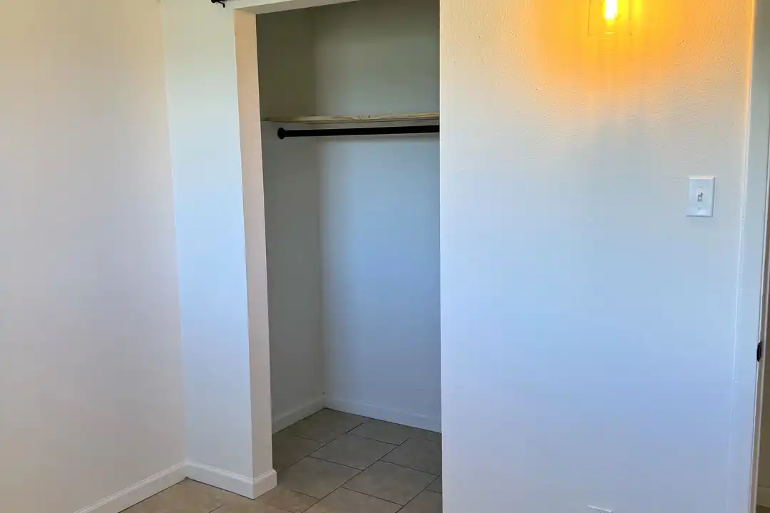 402 Cornell Dr SE unit 7 - More