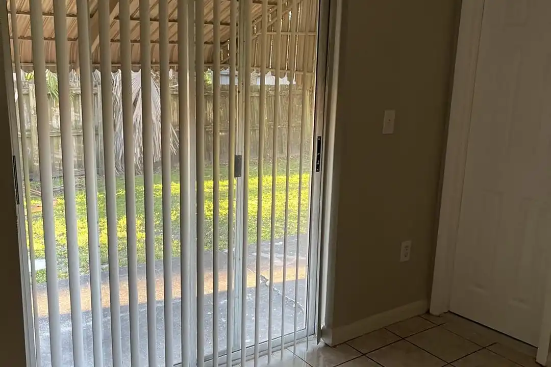 7150 SW 22nd St - View 4