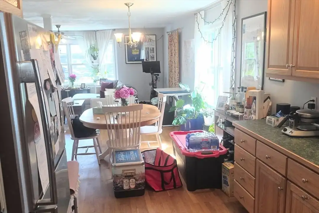 321 N Harvard St unit - - View 4