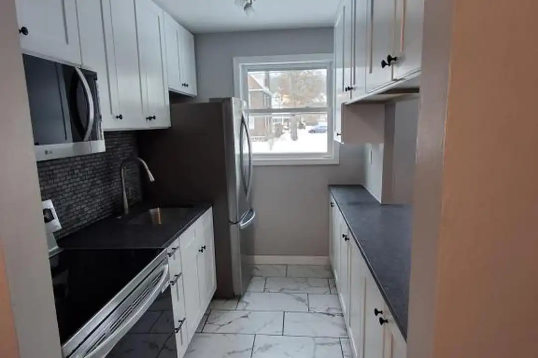 1059 Midland Ave – photo 1 of 10