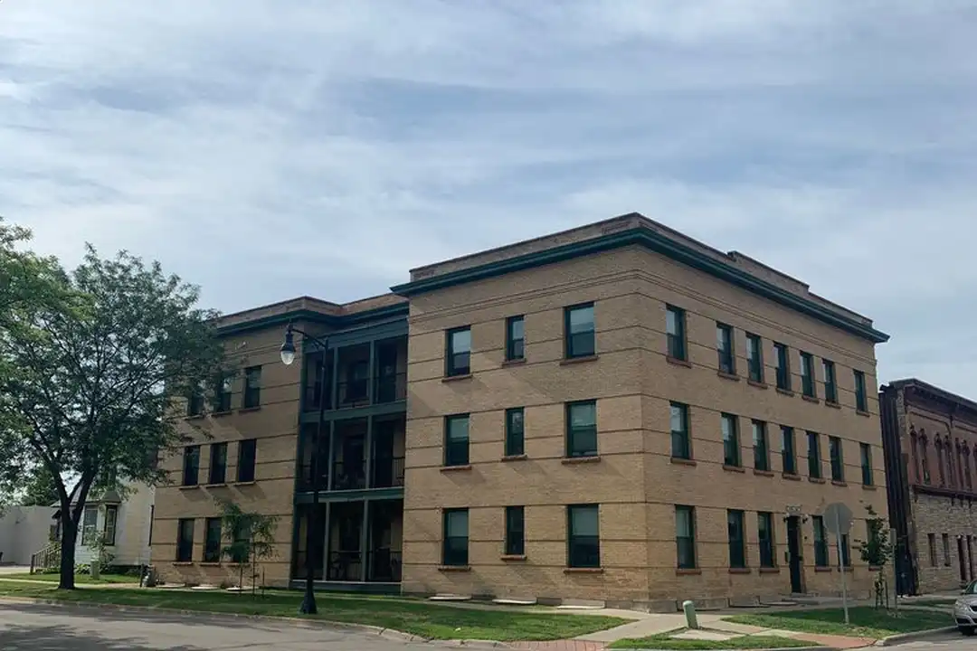 102 9th St S unit 3 – photo 1