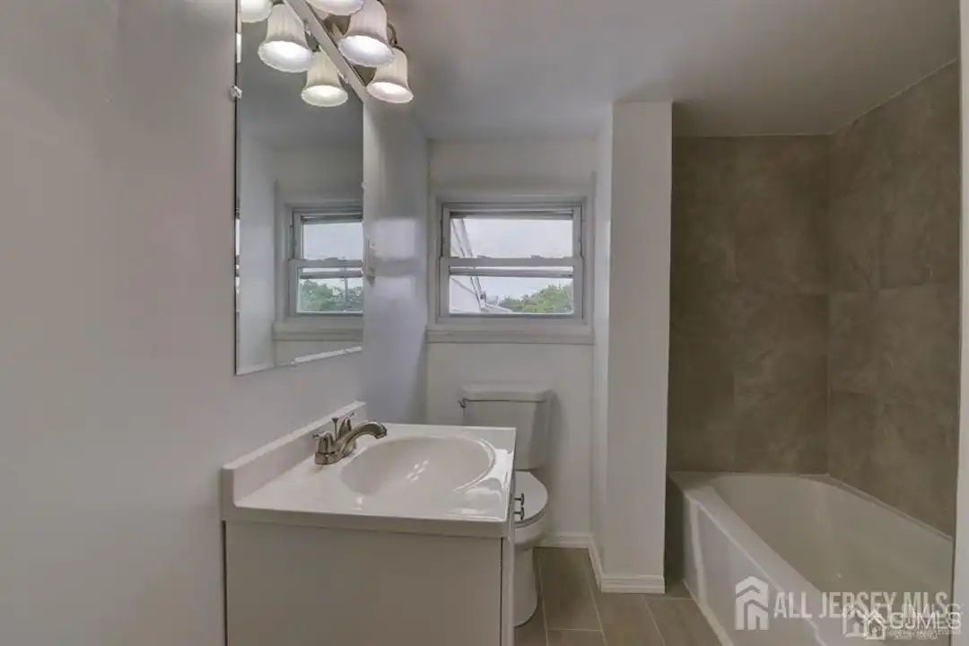 115 Pulaski Ave #B - View 4