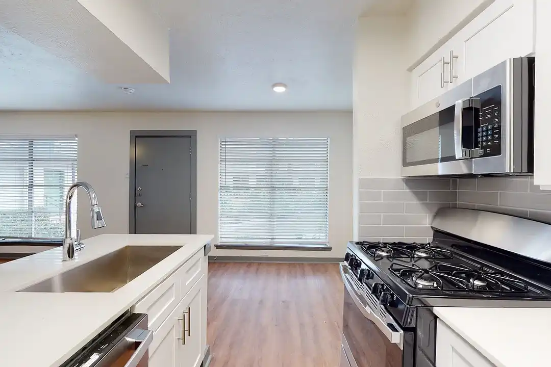 Apartment in Dallas - More