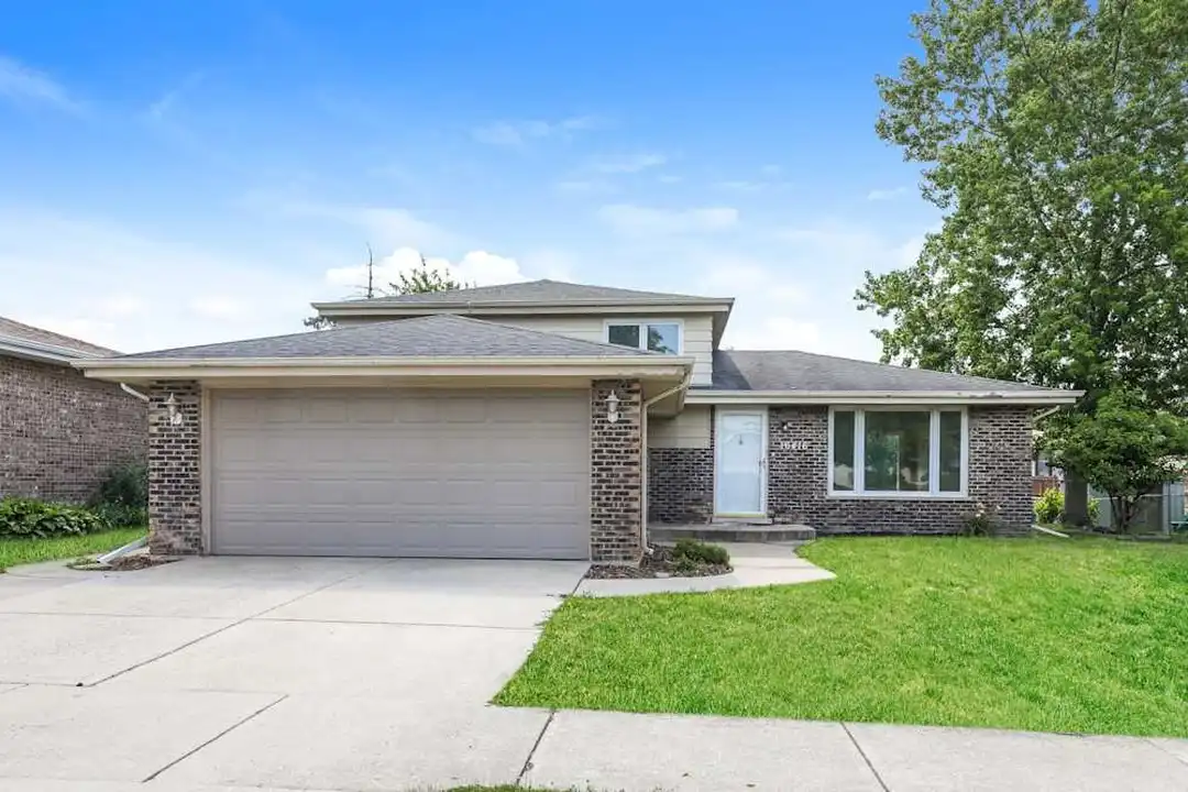 16416 84th Ave – photo 1 of 7