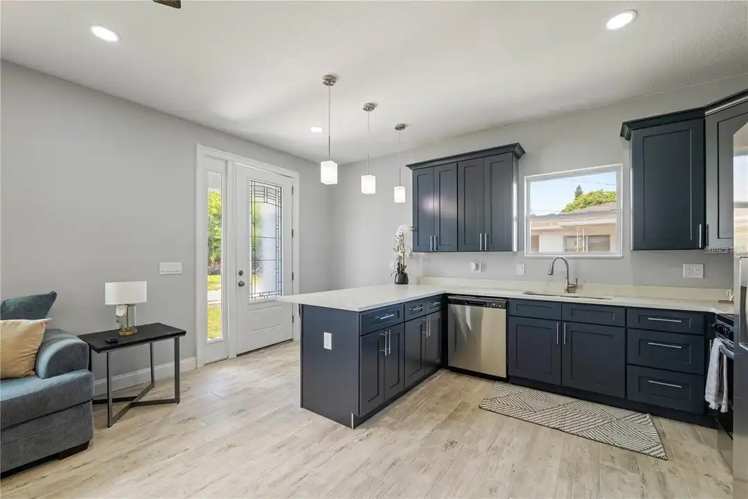 2617 W St Joseph St #2 – pohled 4