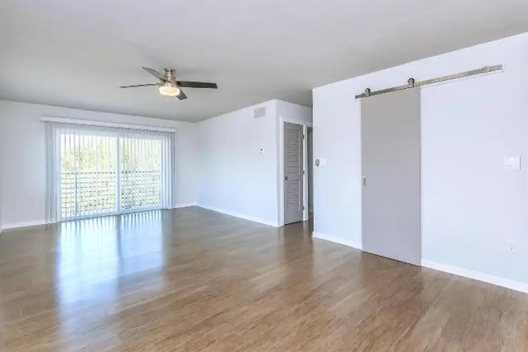 2500 N Federal Hwy - View 4
