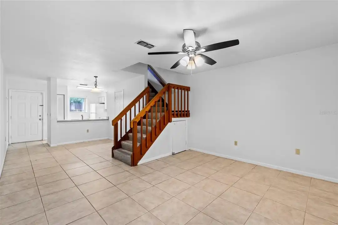 2219 SW 39th Way - View 5