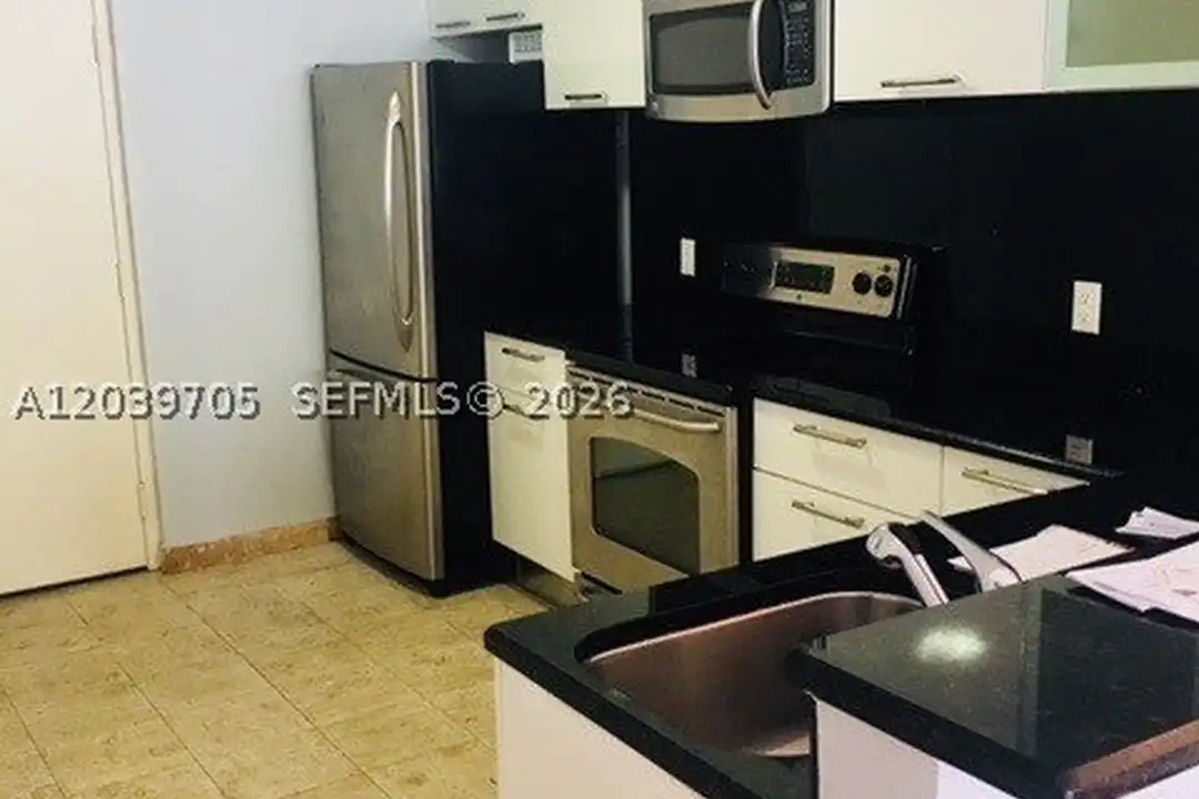 3339 Virginia St #105 - View 6