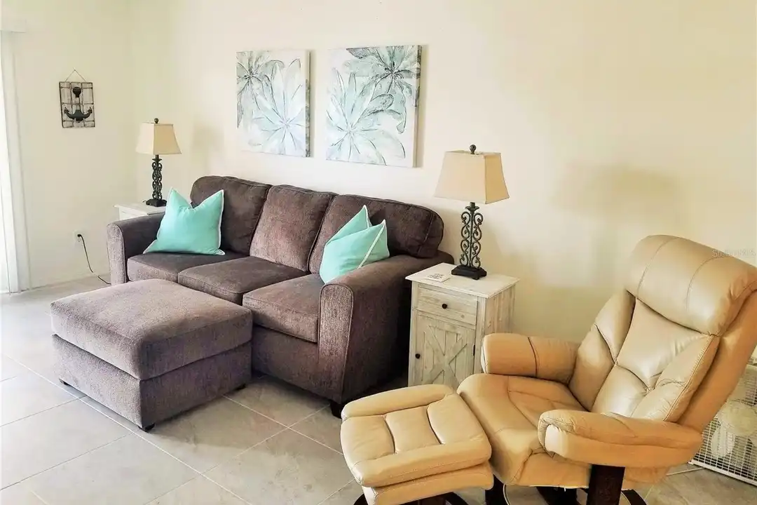 169 Pompano Dr SE - More