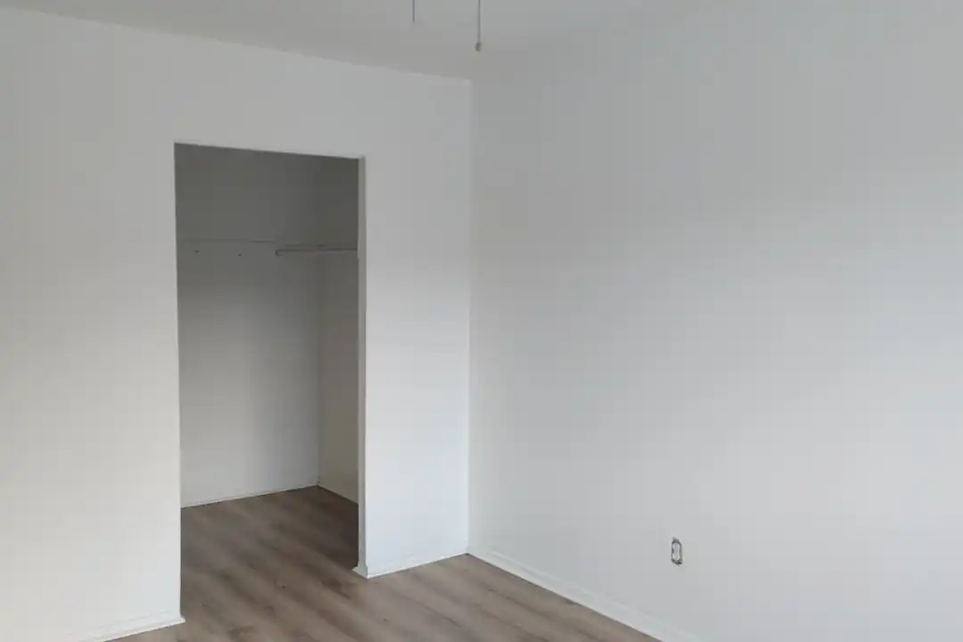 3265 W 143rd St unit 205 – photo 1