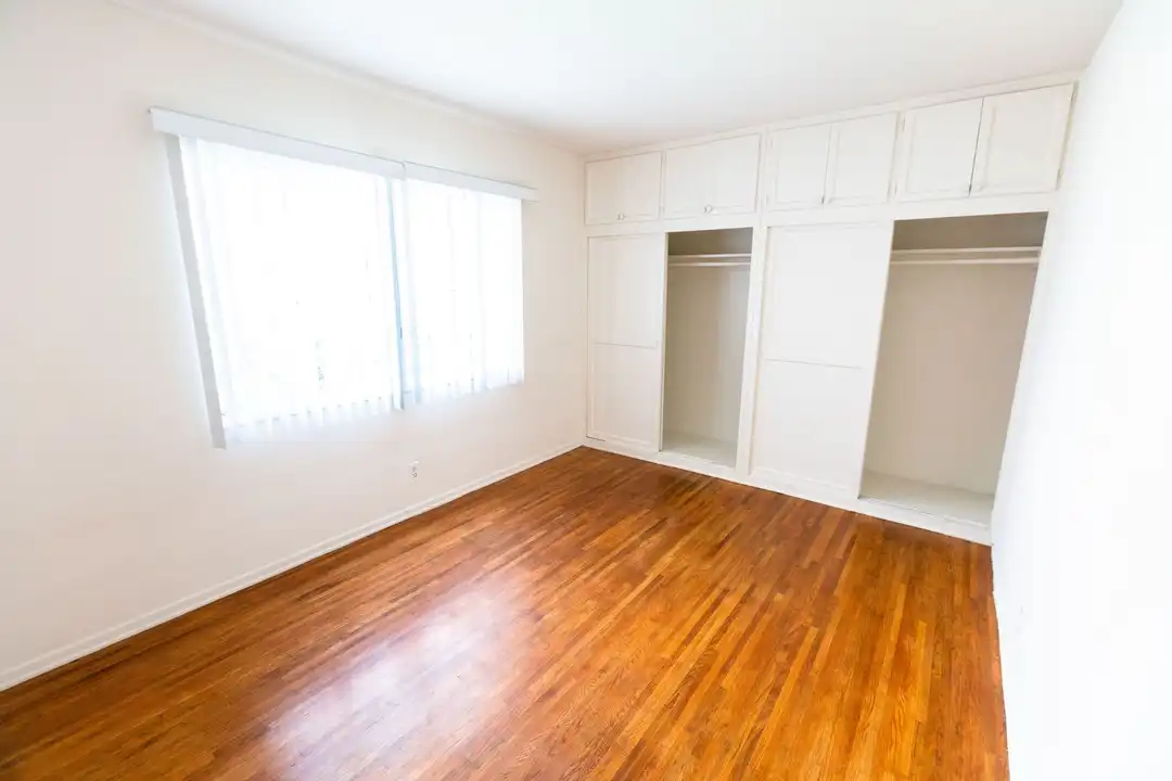 Apartment in Los Angeles, Westwood - More