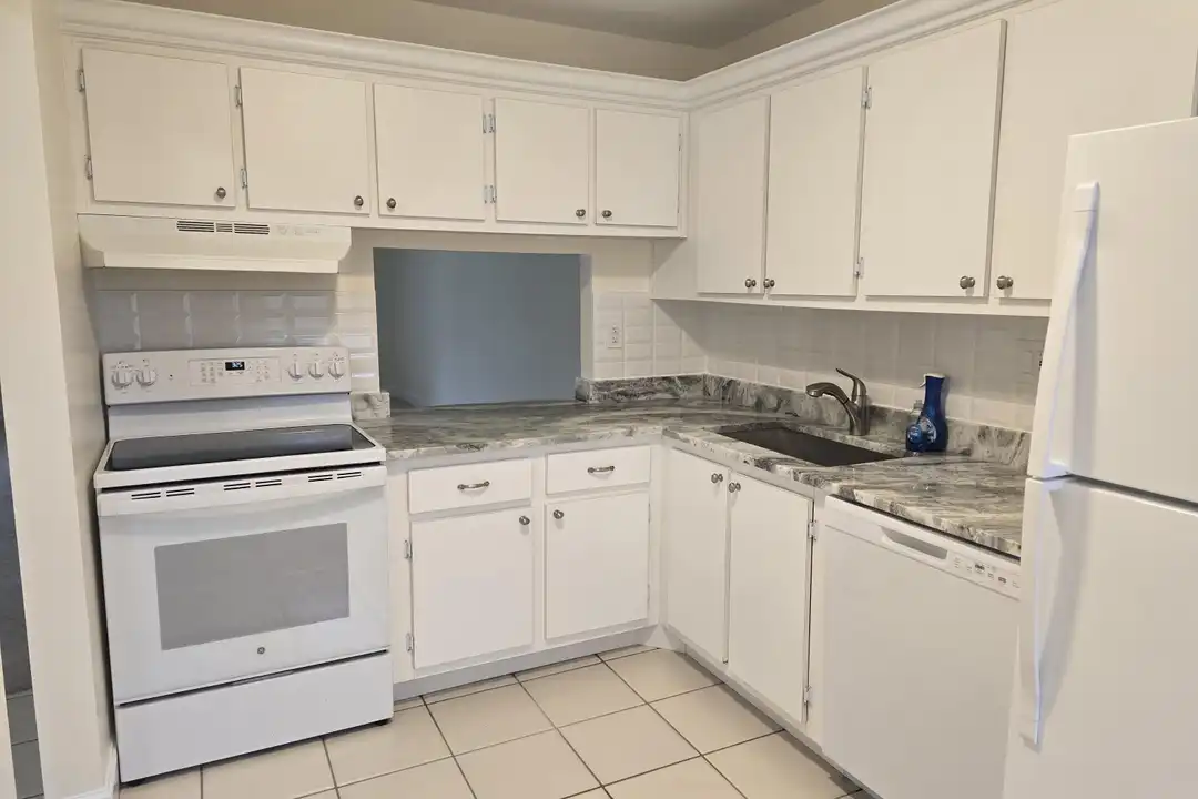 108 Lake Nancy Dr - View 3