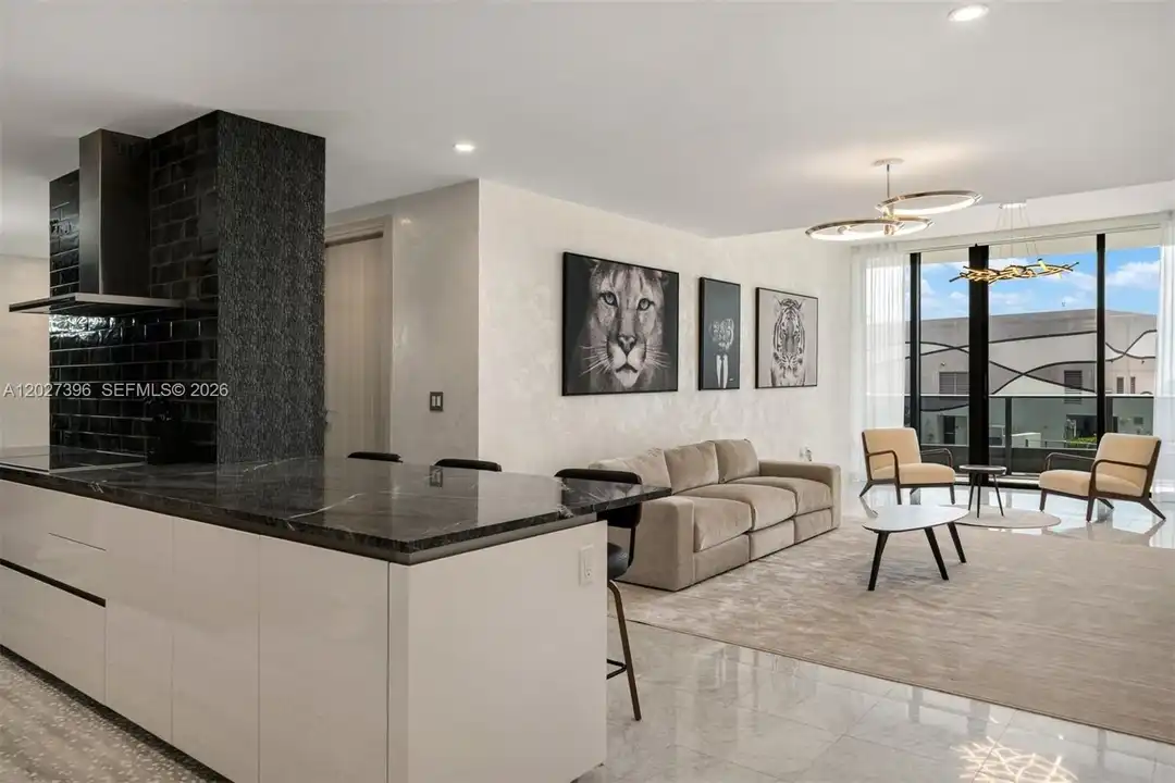Apartment in Miami - View 3