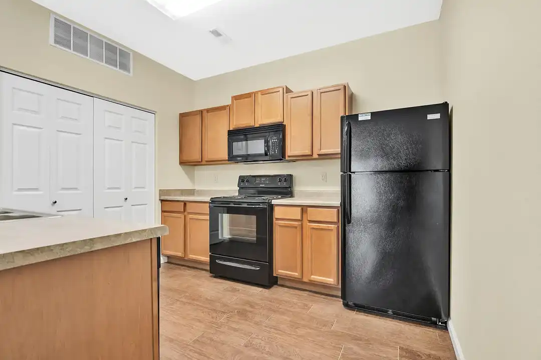 Deer Valley Apartments