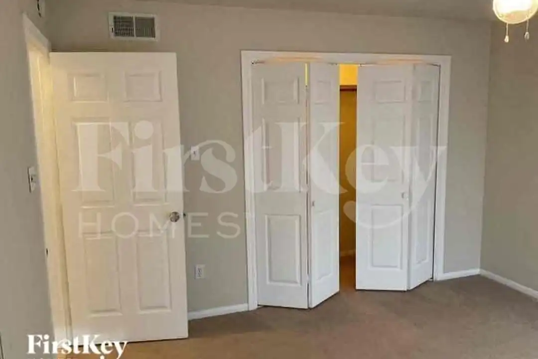 112 Golfview Ct - More