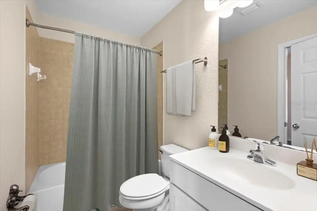 111 S Sherrill St - More