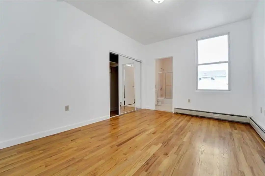 514 4th St unit 3 - View 6
