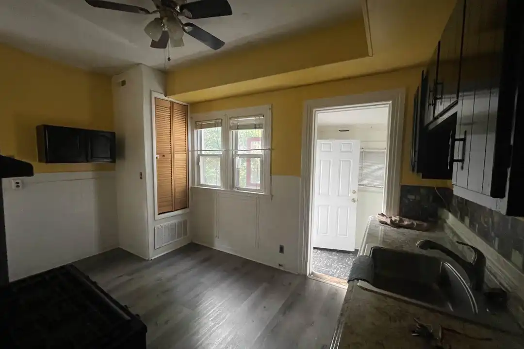 12 Rutgers Pl - View 3