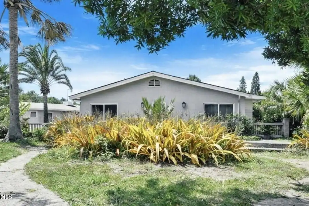 100 Tampa Ave - View 2