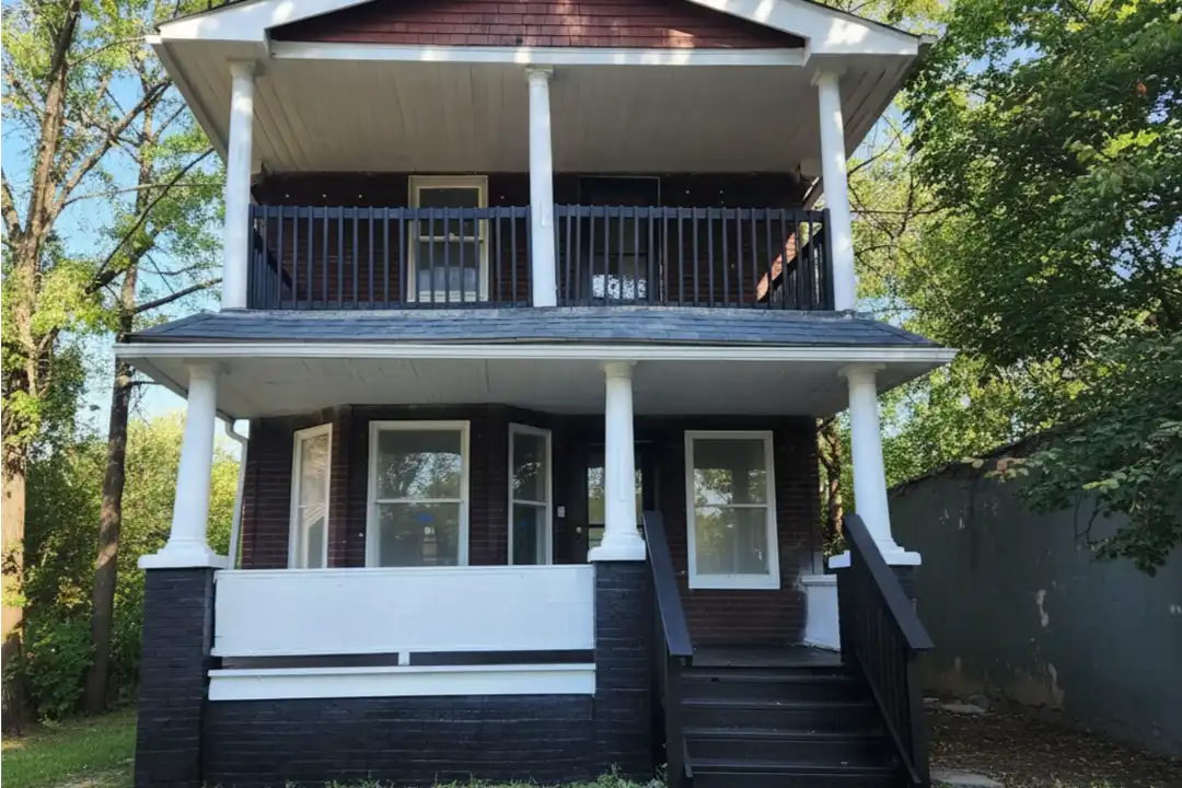2953 E 121st St – photo 1