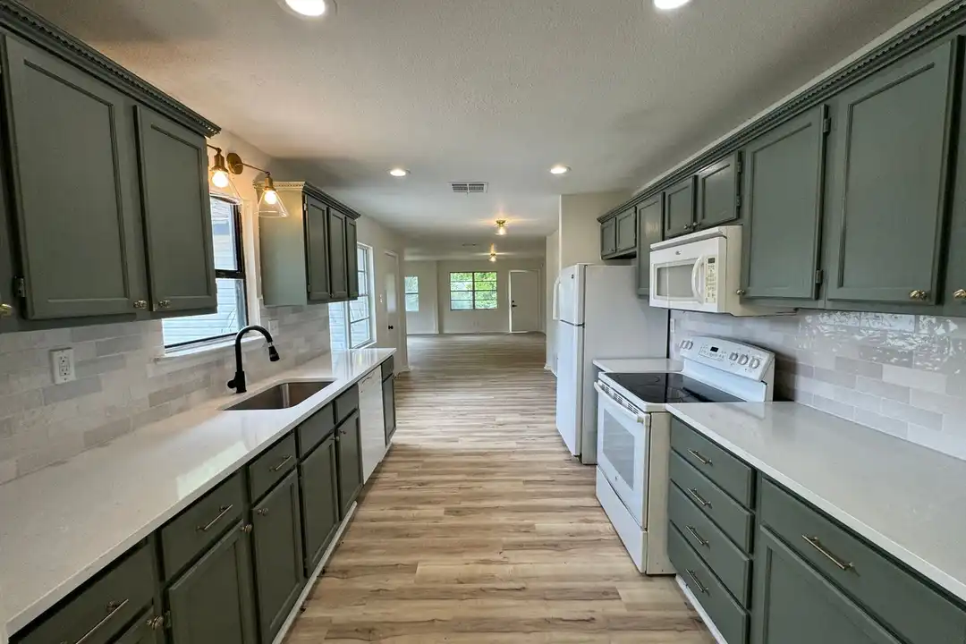 108 Easy St - View 4