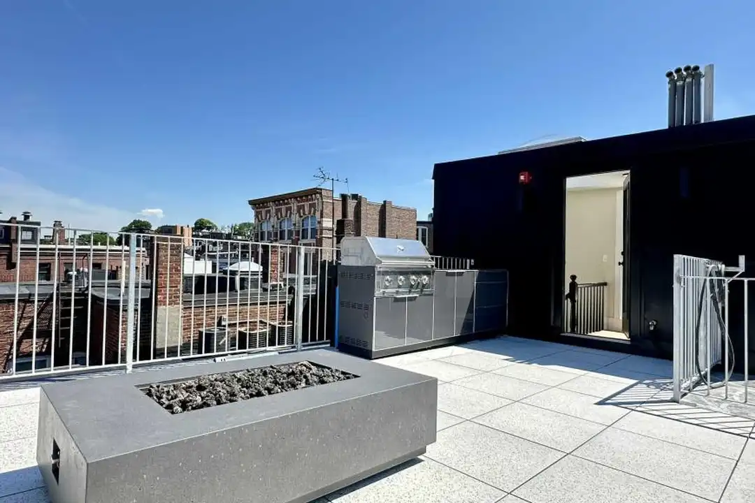 68 N Margin St - More