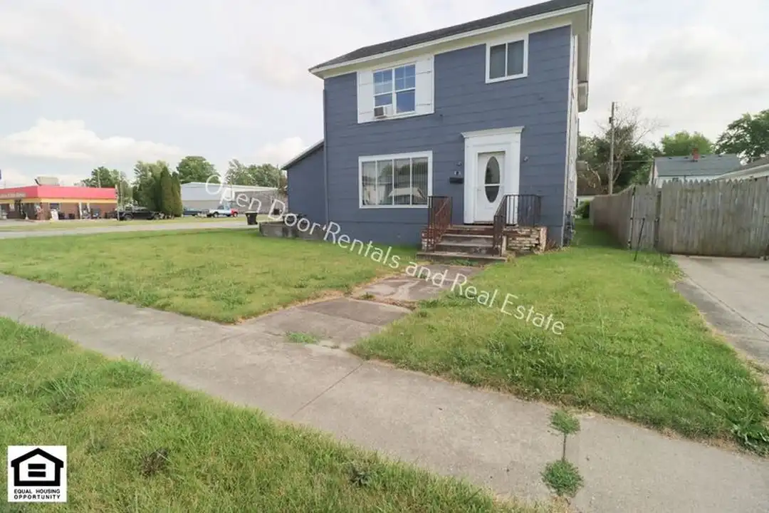 202 W Main St unit 1 – photo 1 of 14