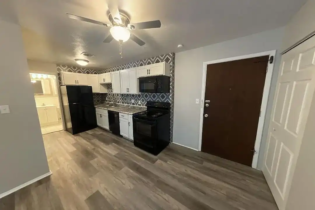 Jordan Court Apartments – photo 1