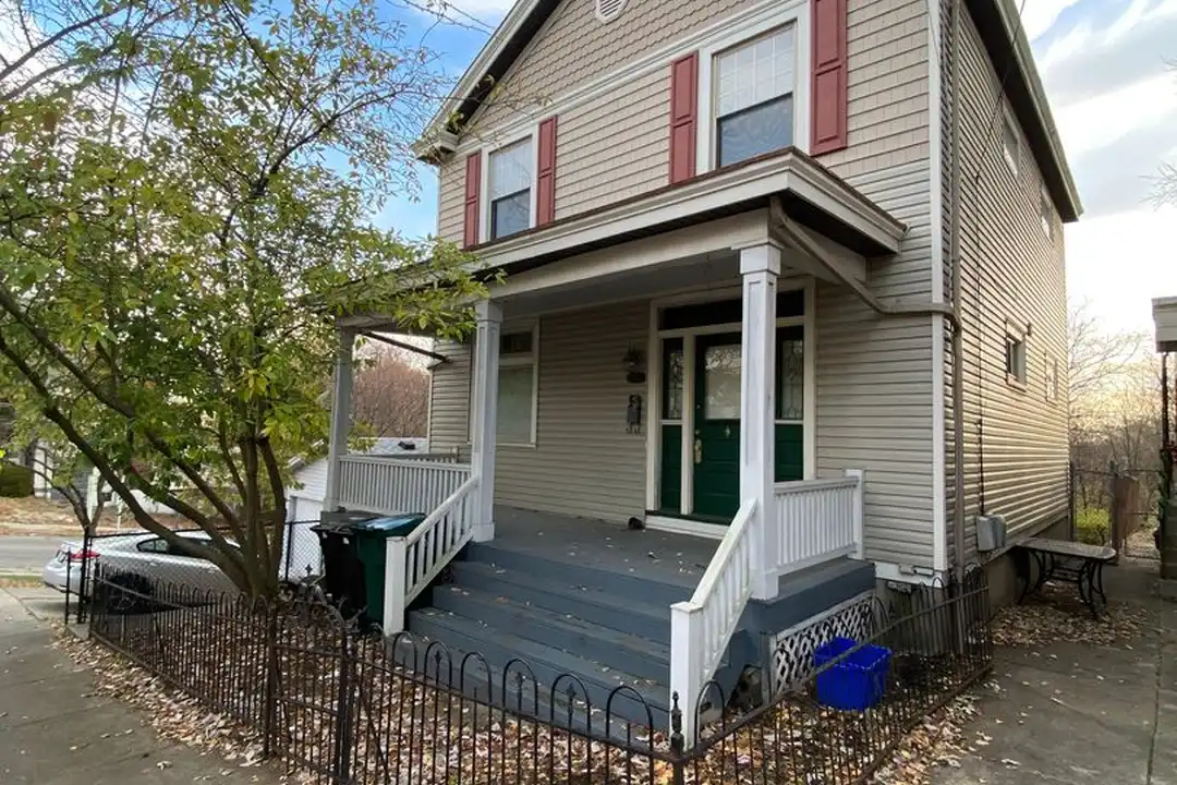 407 Warner St unit 1 – photo 1