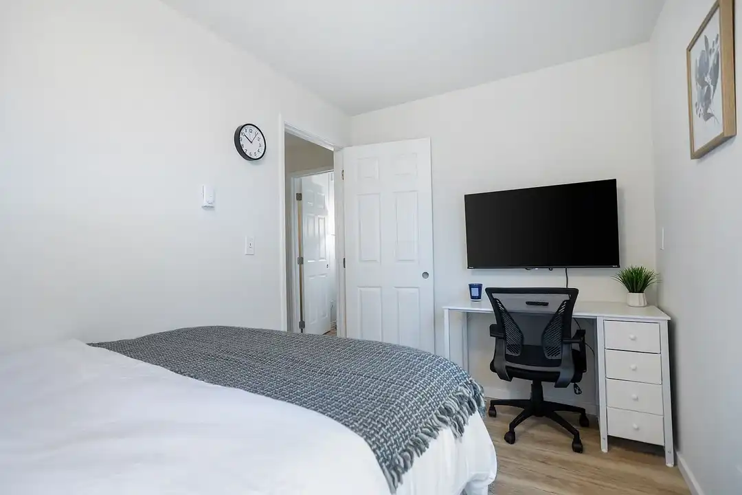Emerson Apartments – photo 1