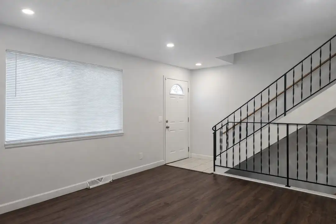 1203 Mac Arthur Rd – photo 1