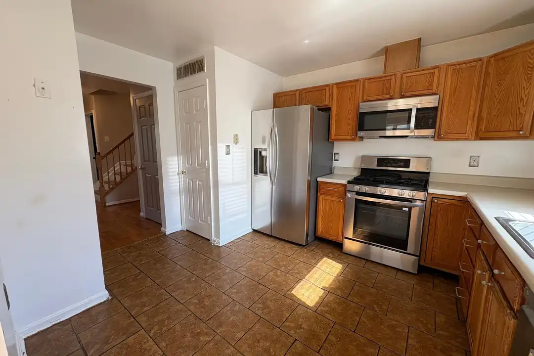 4005 Blakney Ln SE - More