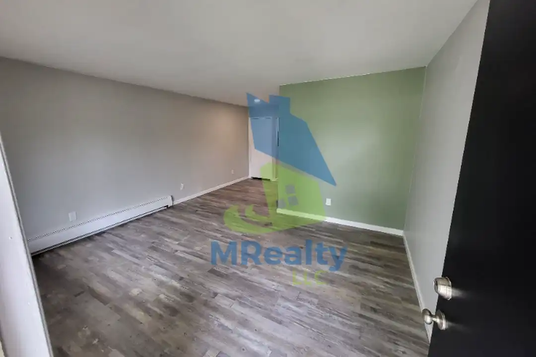 Apartment in Roseville - View 2