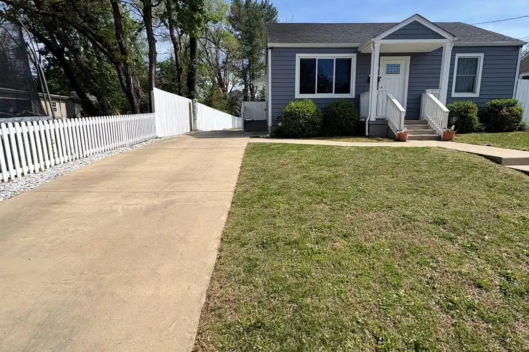 1331 Dudley St NW - View 3