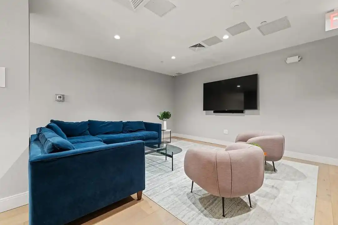 49 E 34th St - View 5
