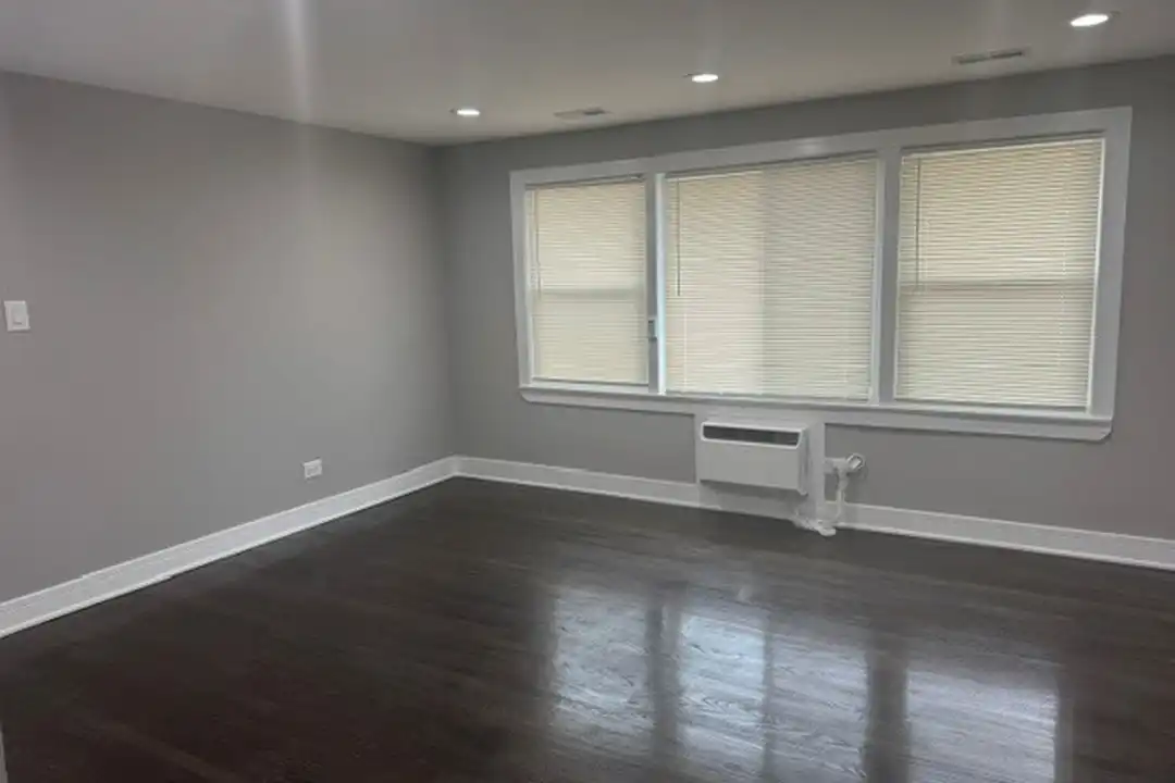 843 W 123rd St unit C2 – photo 1 of 7