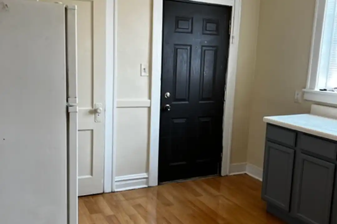 4402 Magoun Ave unit H - View 3