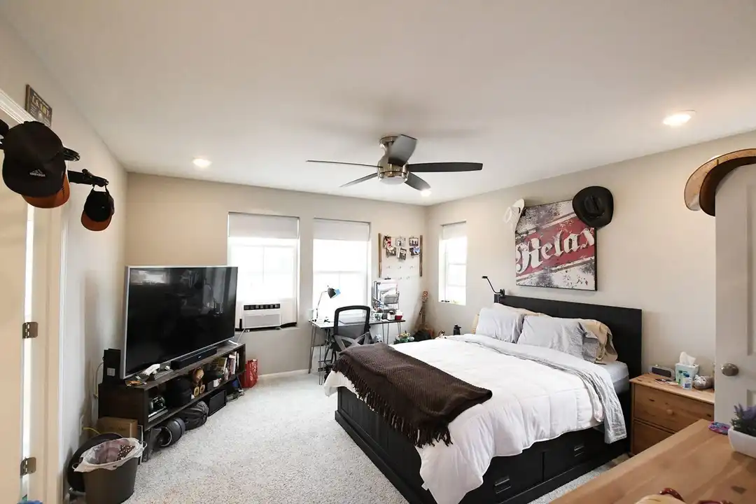 11330 E 26th Ave - More