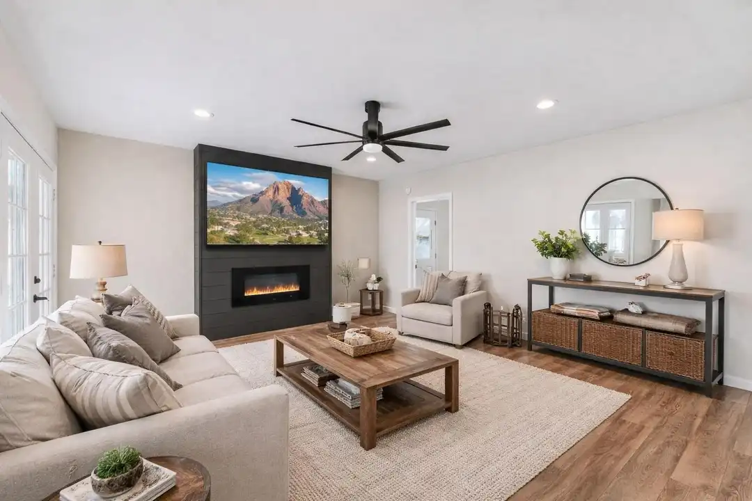 8302 E Windsor Ave - More