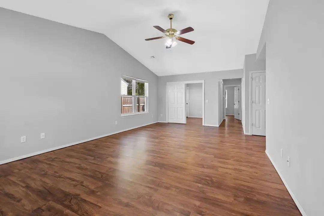 2910 NE 12th St - View 6