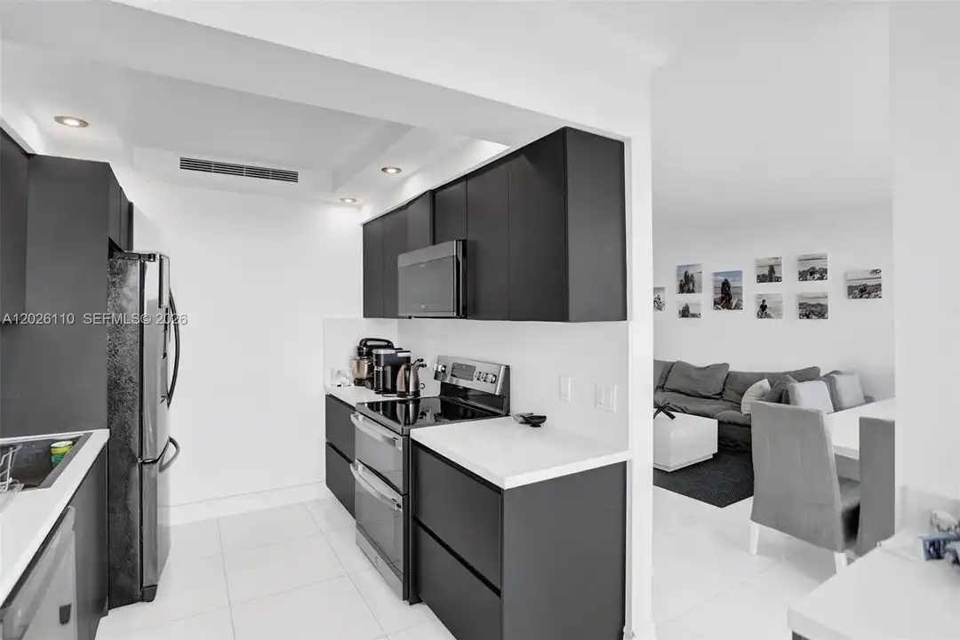 2000 Island Blvd #1108 - View 5