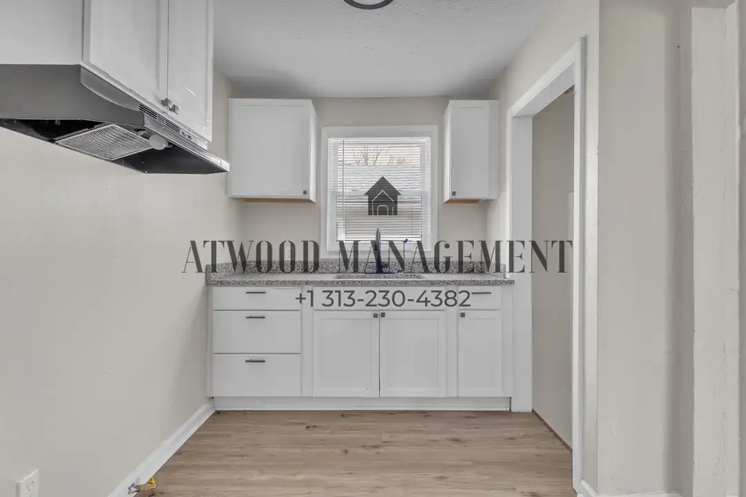 18437 Trinity St – pohled 4
