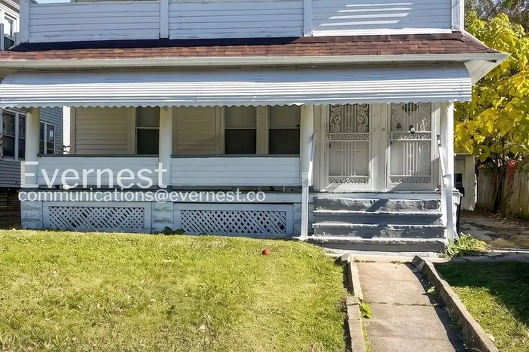3353 E 132nd St unit 2 – photo 1